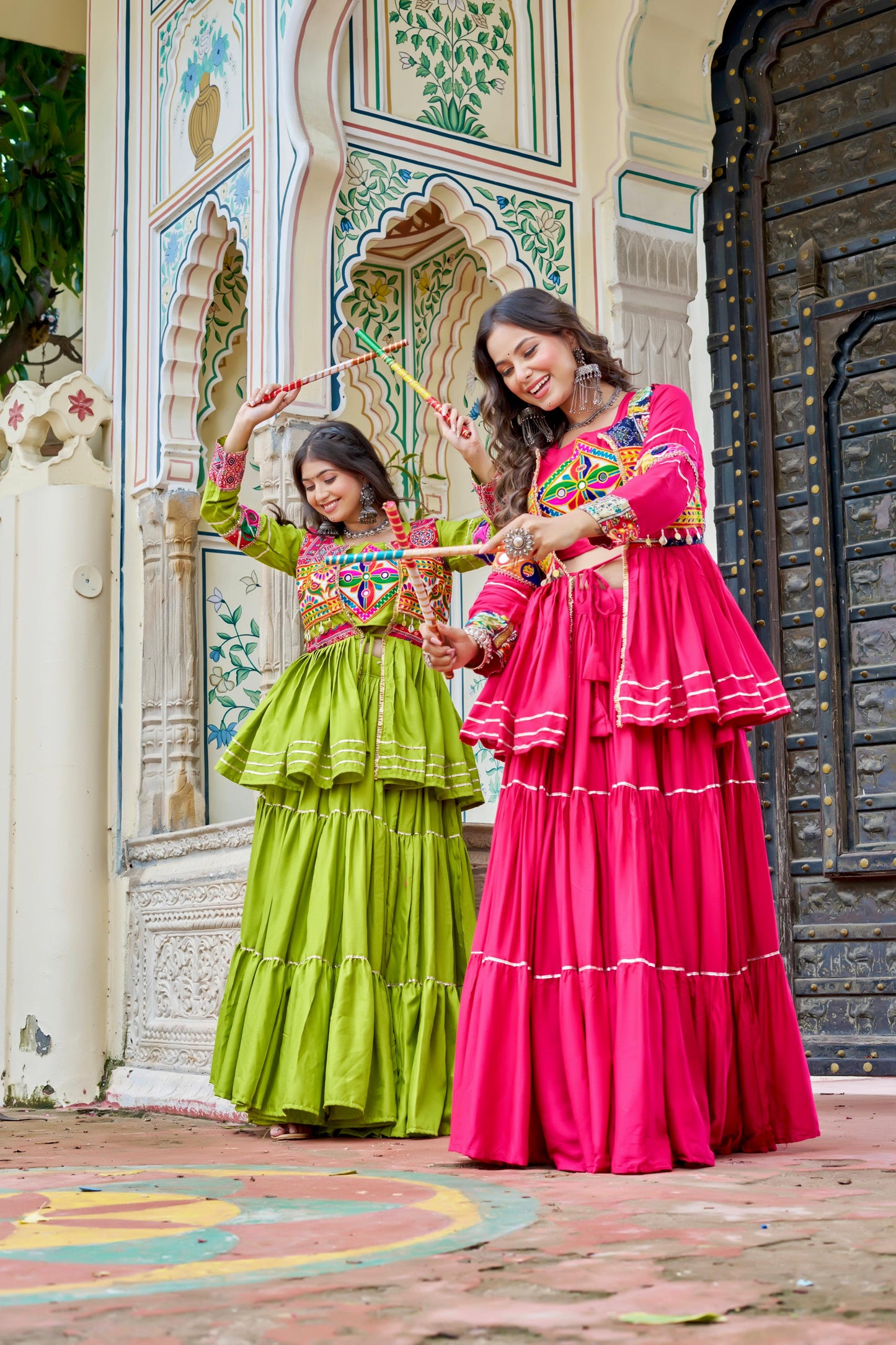 heavy gamthi work mmrror lace deginer choli
