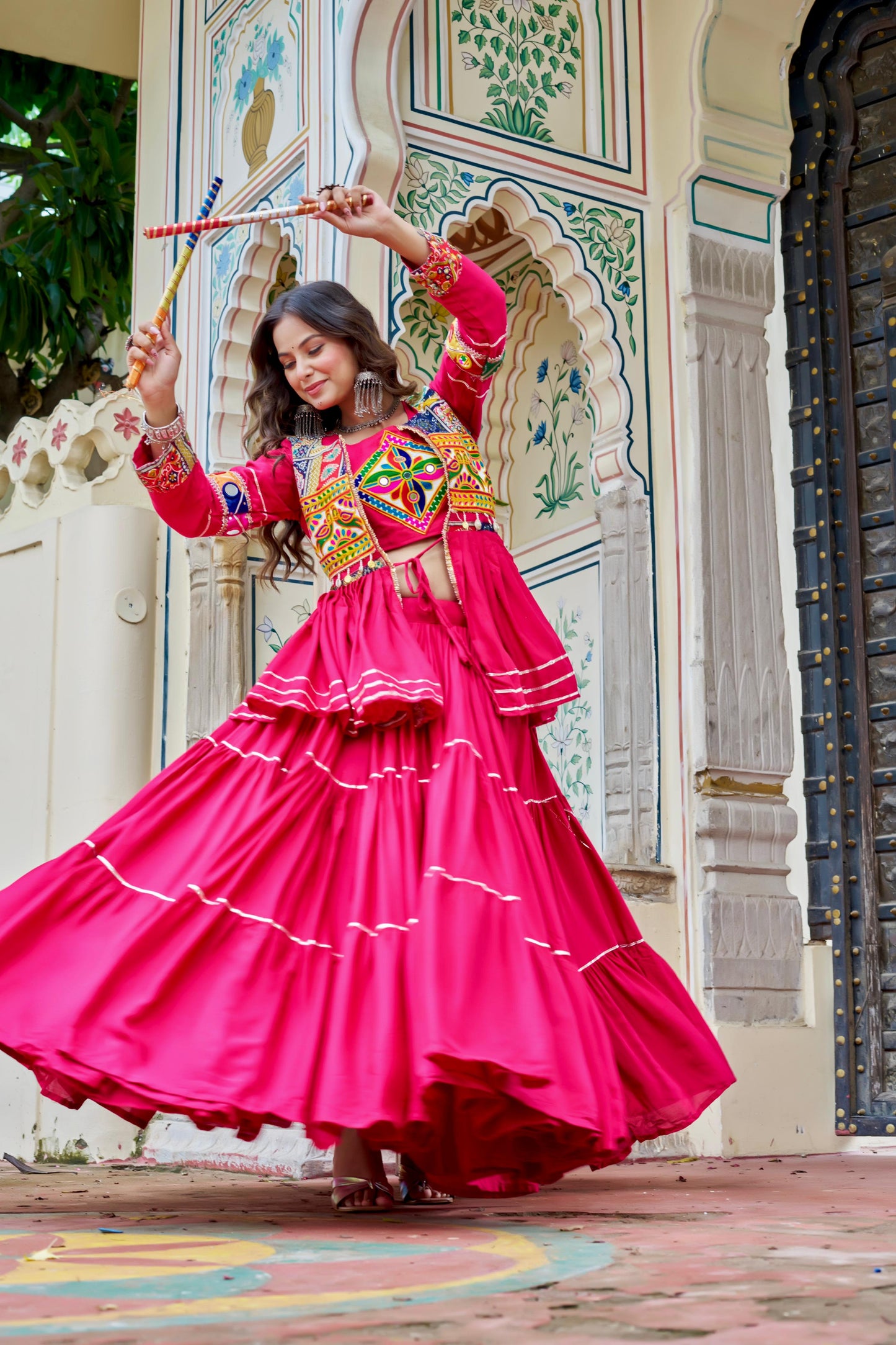 heavy gamthi work mmrror lace deginer choli
